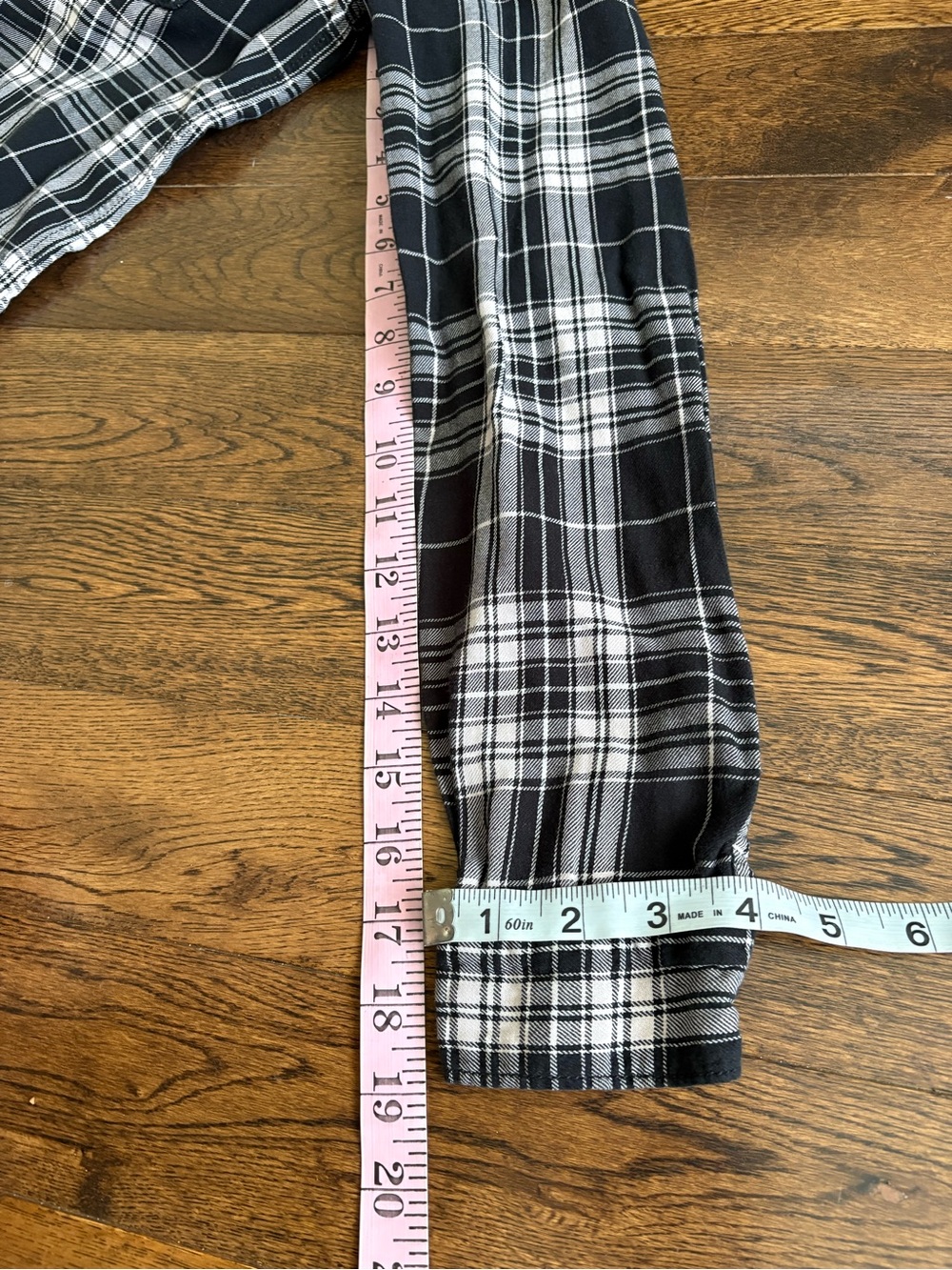 PAIGE Black and White Plaid Casual Button-Down Shirt Womens Medium - Picture 6 of 6